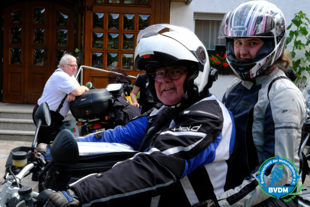 Ingo und Lucy an Start