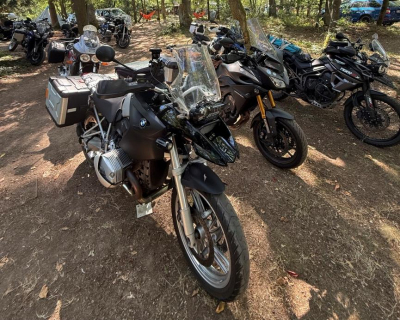 Motorradparkplatz auf dem Eifelgelände des LVRR. Foto: Lenzen