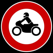 Der BVDM klagt gegen Fahrverbote nur für Motorradfahrer.