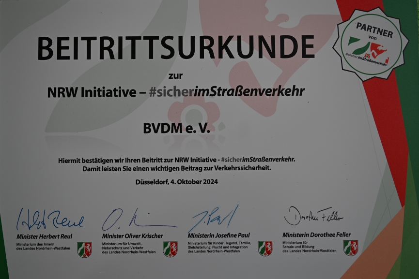 Die Beitrittsurkunde für den BVDM. Foto: Lenzen Die Beitrittsurkunde für den BVDM. Foto: Lenzen