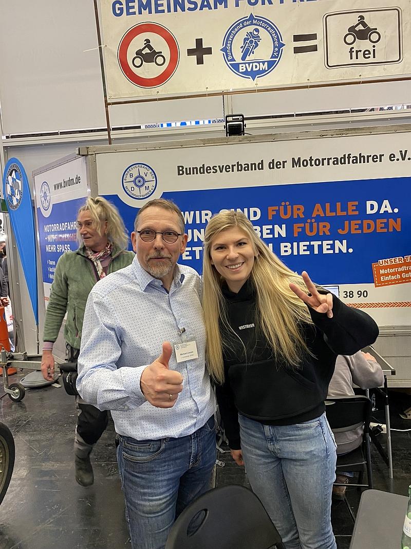 Influencerin Emily zu Besuch beim BVDM / Foto: BVDM Influencerin Emily zu Besuch beim BVDM / Foto: BVDM
