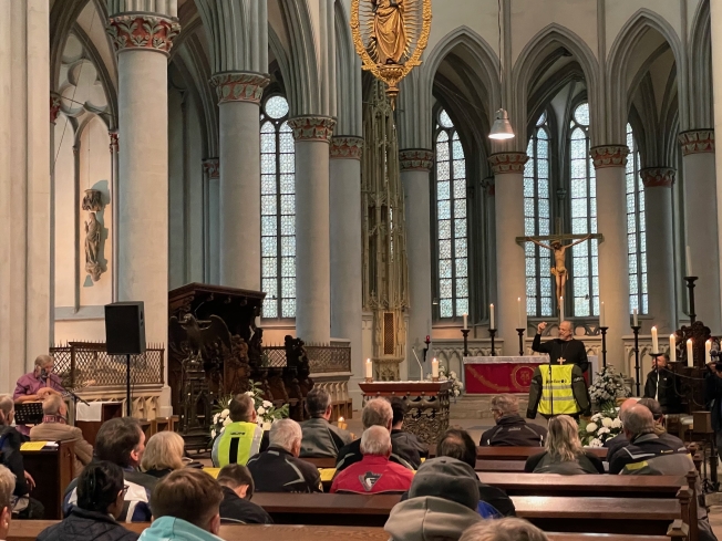 Motorradgottesdienst im Altenberger Dom